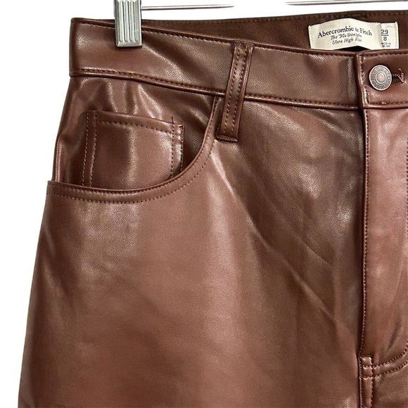 Abercrombie & Fitch Curve Love Vegan Leather 90s Relaxed size 8 Pants 29” waist - Picture 4 of 13